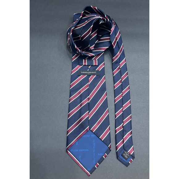 Banana Republic Navy & Burgundy Diagonal Stripe Silk Tie – 100% Silk Necktie - Picture 2 of 4